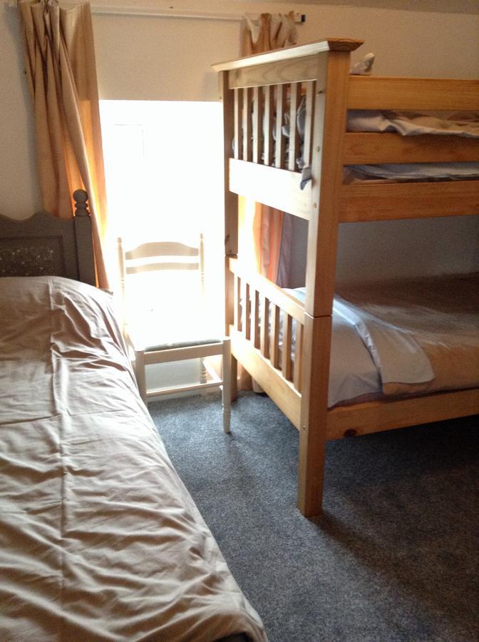 Pantyrathro International Hostel Carmarthen Buitenkant foto
