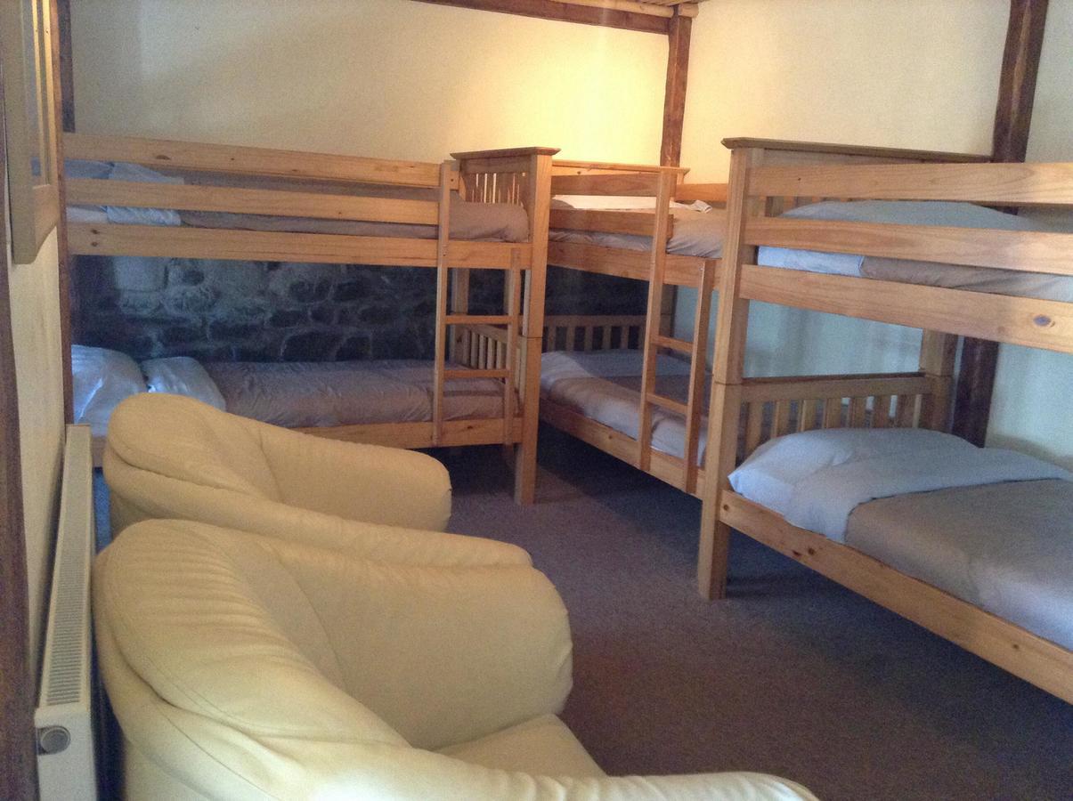 Pantyrathro International Hostel Carmarthen Buitenkant foto