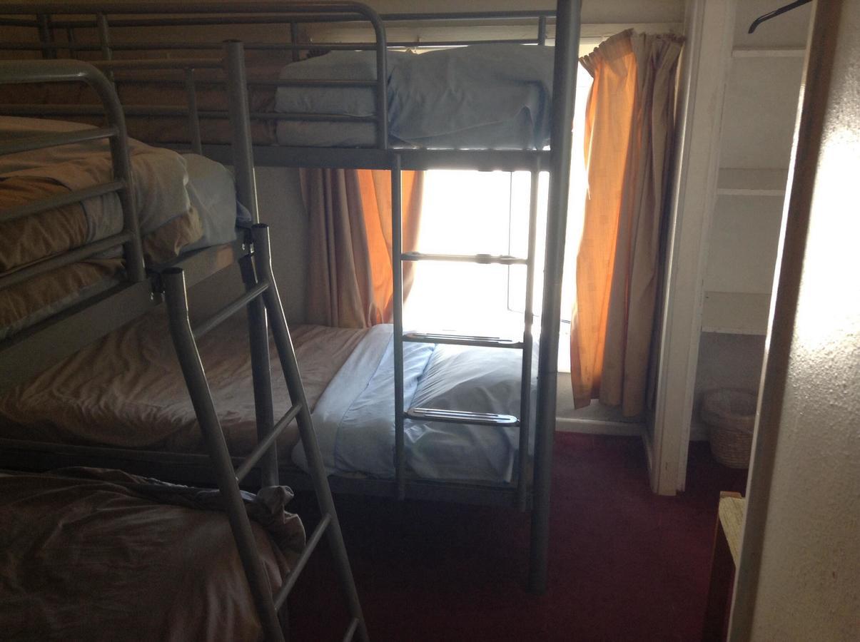 Pantyrathro International Hostel Carmarthen Buitenkant foto
