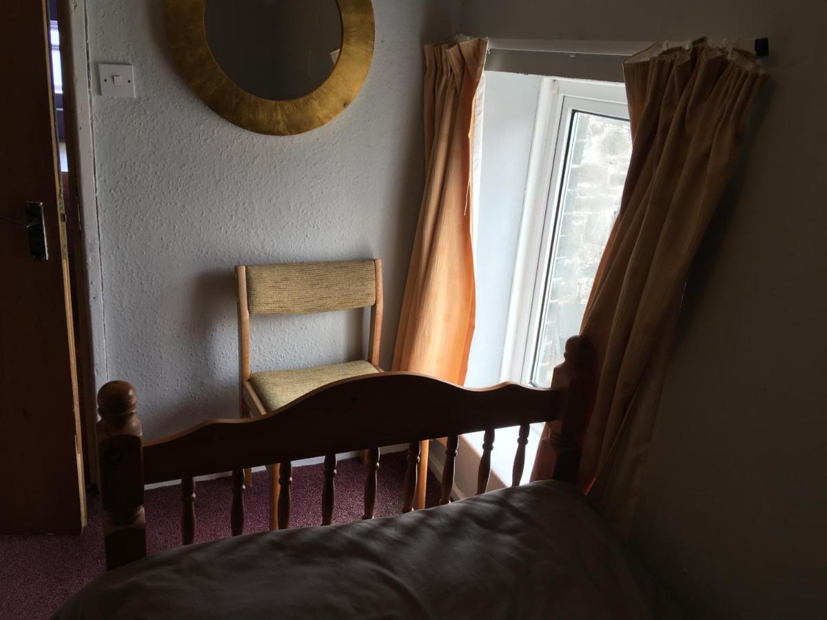 Pantyrathro International Hostel Carmarthen Buitenkant foto