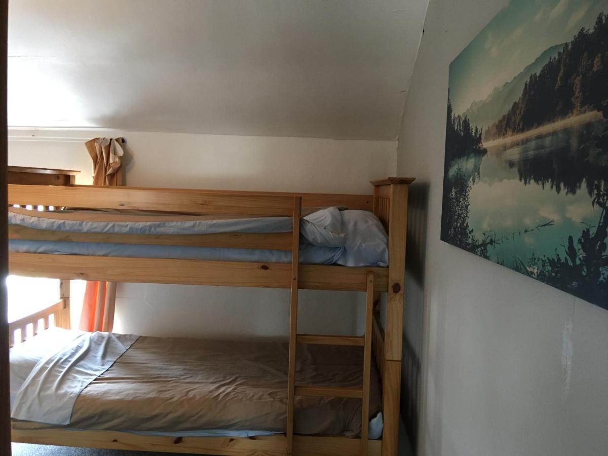Pantyrathro International Hostel Carmarthen Buitenkant foto