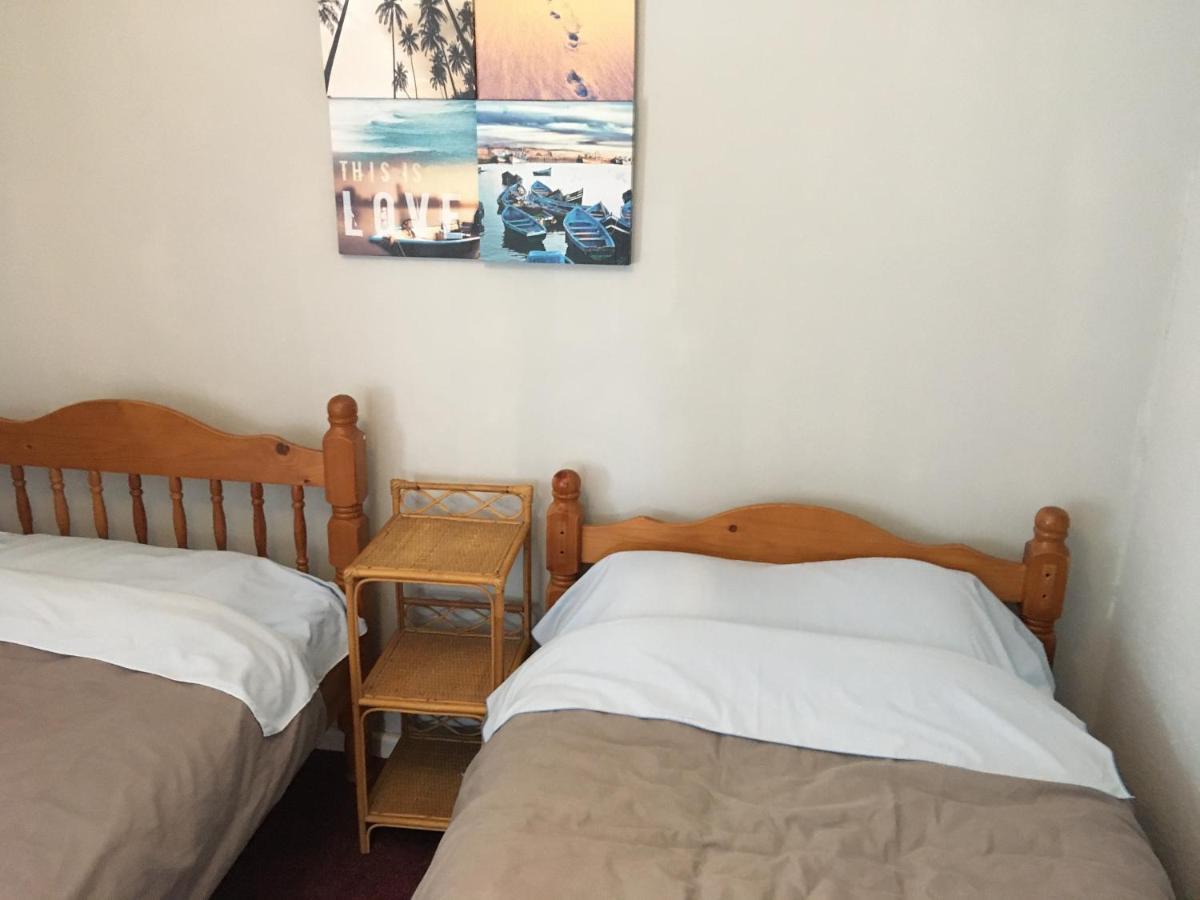 Pantyrathro International Hostel Carmarthen Buitenkant foto