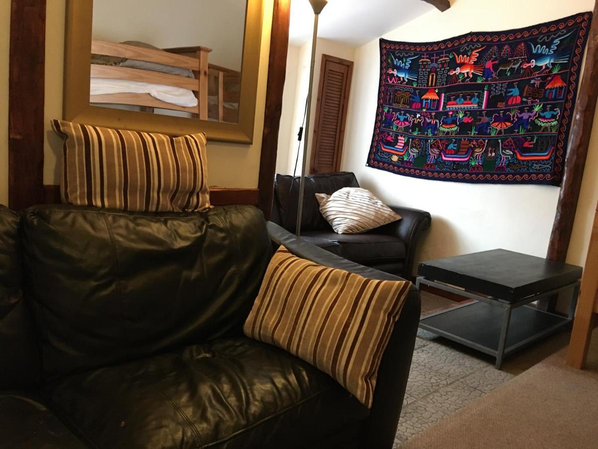 Pantyrathro International Hostel Carmarthen Buitenkant foto