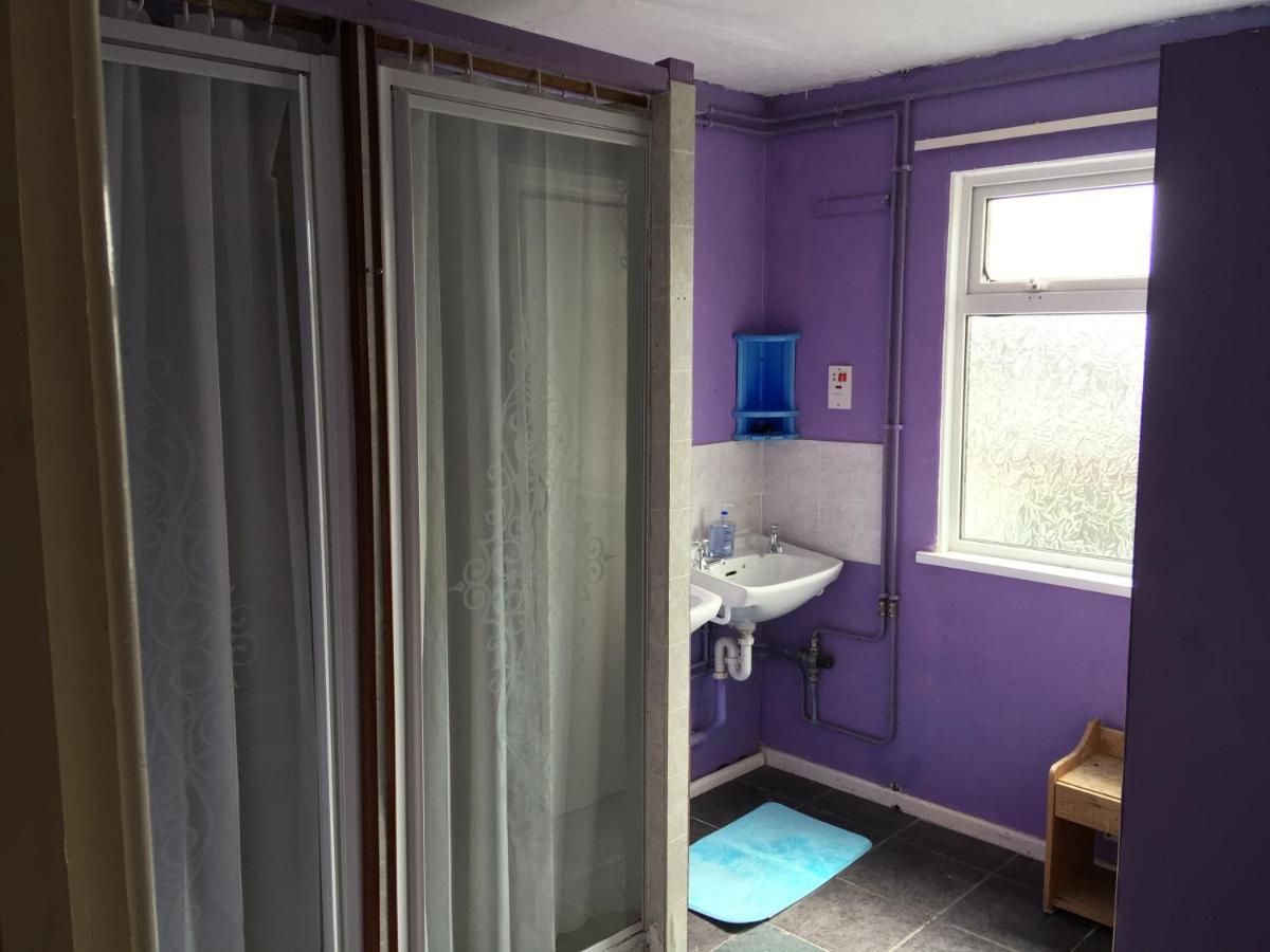 Pantyrathro International Hostel Carmarthen Buitenkant foto