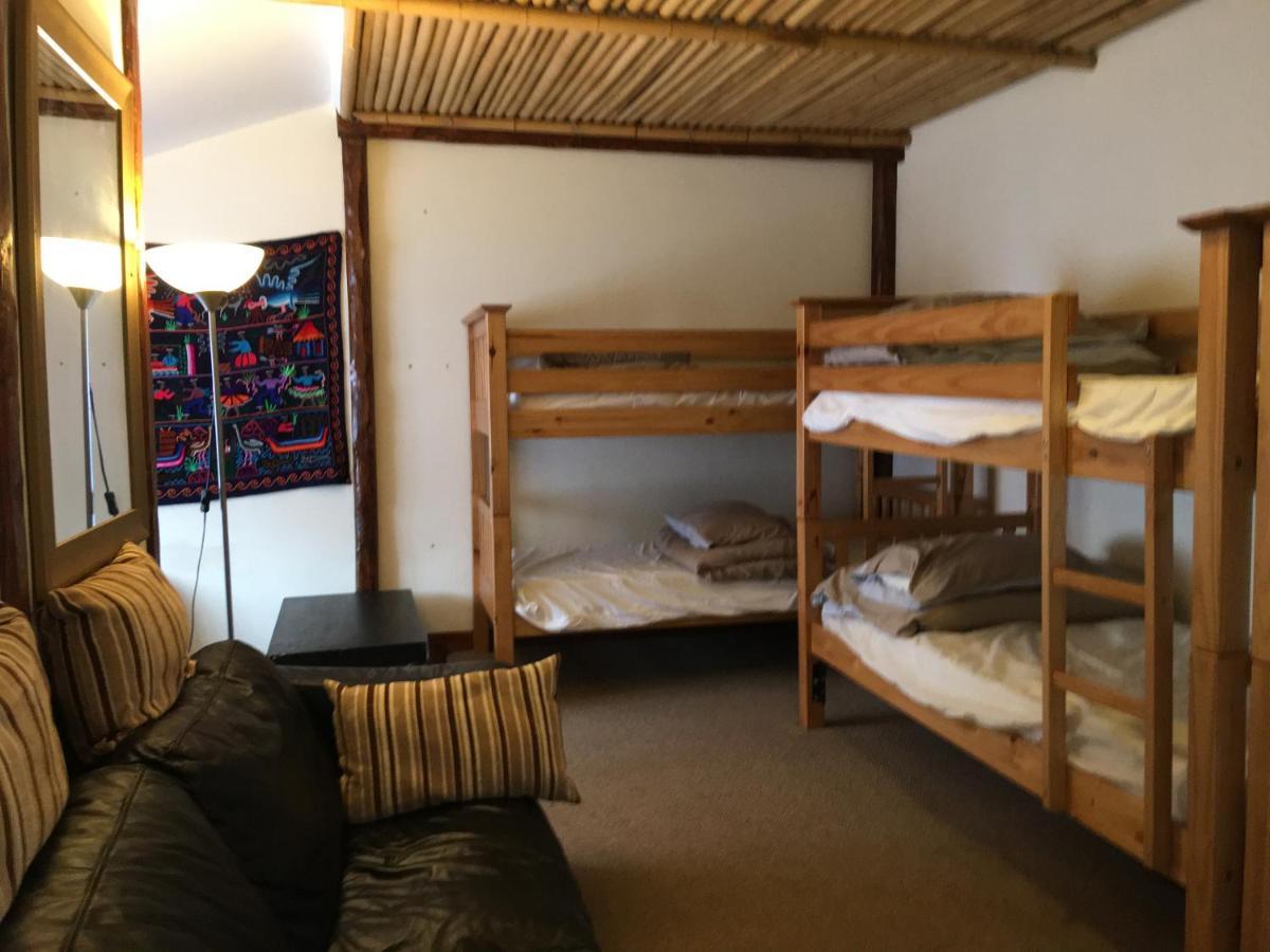 Pantyrathro International Hostel Carmarthen Buitenkant foto